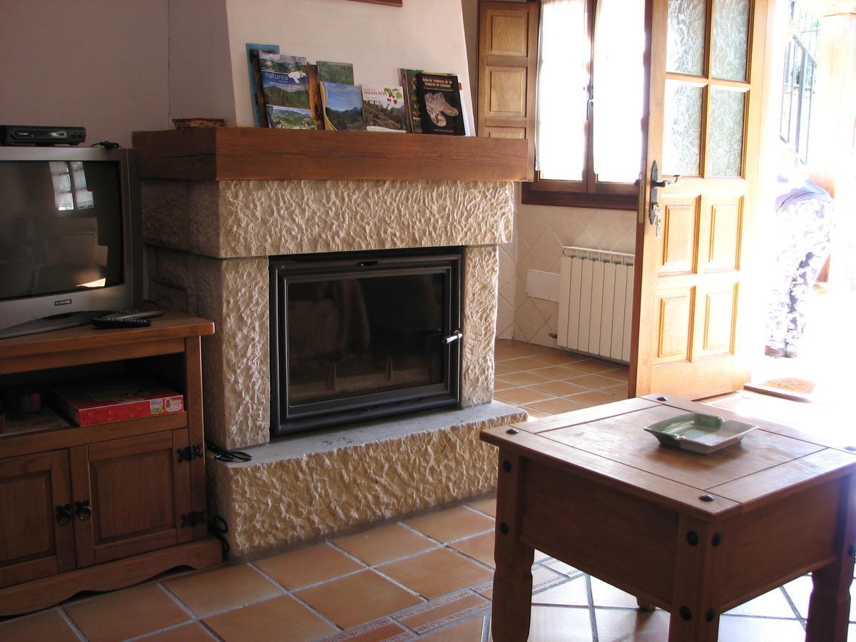 Viviendas Rurales Aldea De Dosamantes Pesaguero-La Parte Exterior photo