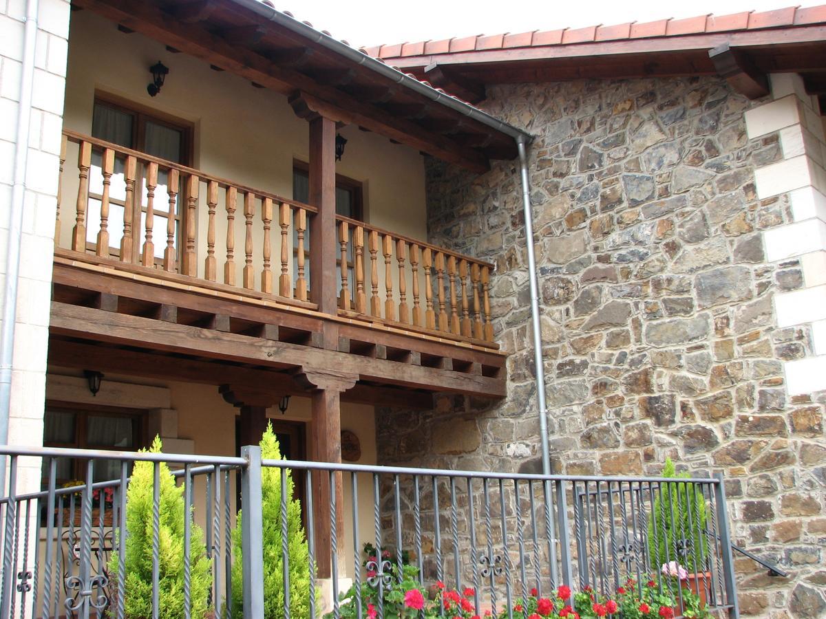 Viviendas Rurales Aldea De Dosamantes Pesaguero-La Parte Exterior photo